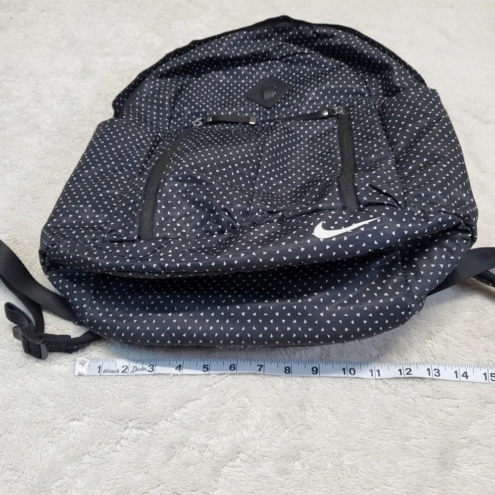 Nike Black‎ White Auralux Full Size Backpack Logo Casual Academia School Classic